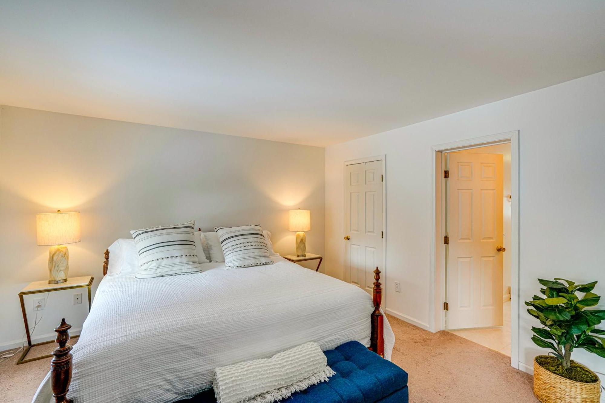 Private Guest House In Dtwn Lenox, Walk To Dining! المظهر الخارجي الصورة