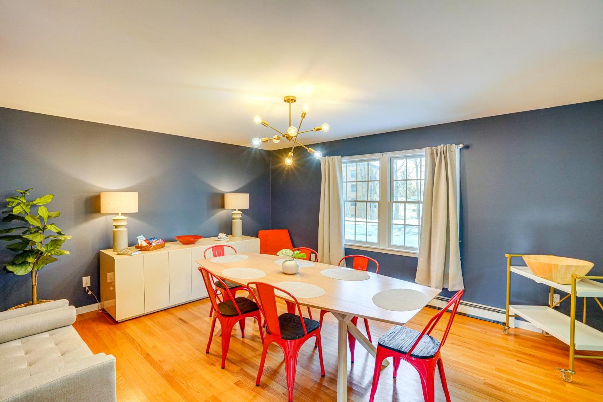 Private Guest House In Dtwn Lenox, Walk To Dining! المظهر الخارجي الصورة